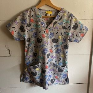 Wonderwink size XS dog Print Scrub  Top